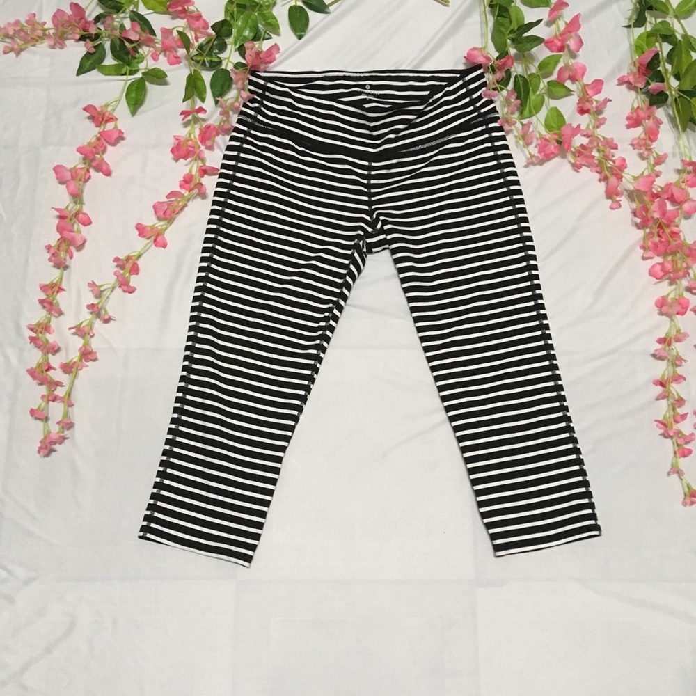 Athleta striped carpi leggings